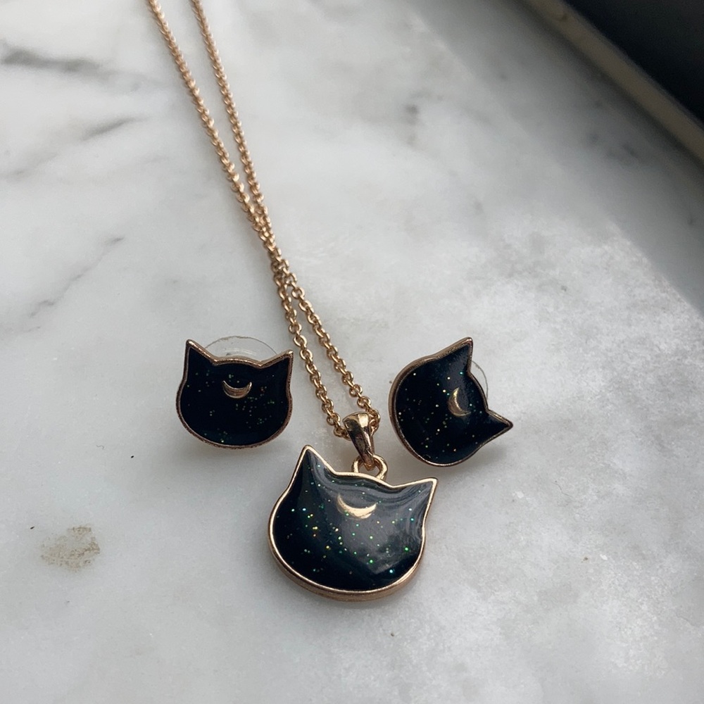 Hot Topic Sailor Moon Luna Necklace & Earrings Set
